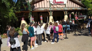 chick fil a line of people