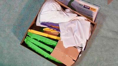 first look at contents of cownado game box
